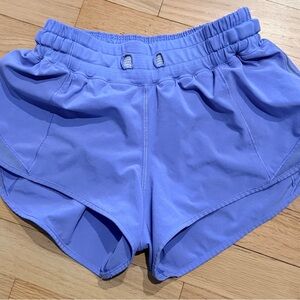 LULU Size 2 Periwinkle Hotty Hots 2.5” low rise